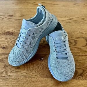 APL Metallic Silver TechLoom Phantom in Size 6